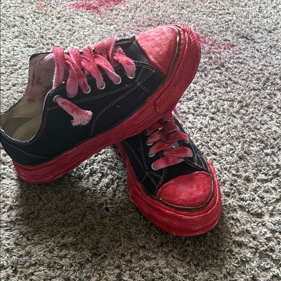 Maison Mahara Low-Top SneakersPersonal painted great condition (no box)